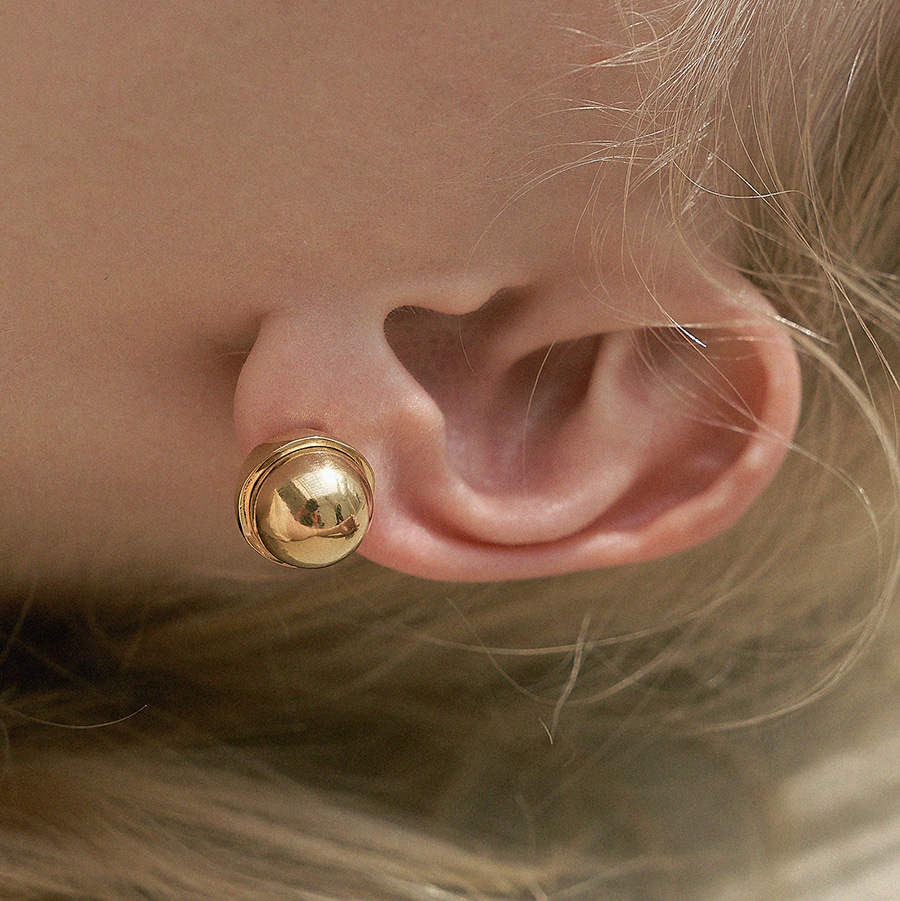 12 Ball Acorn Earring