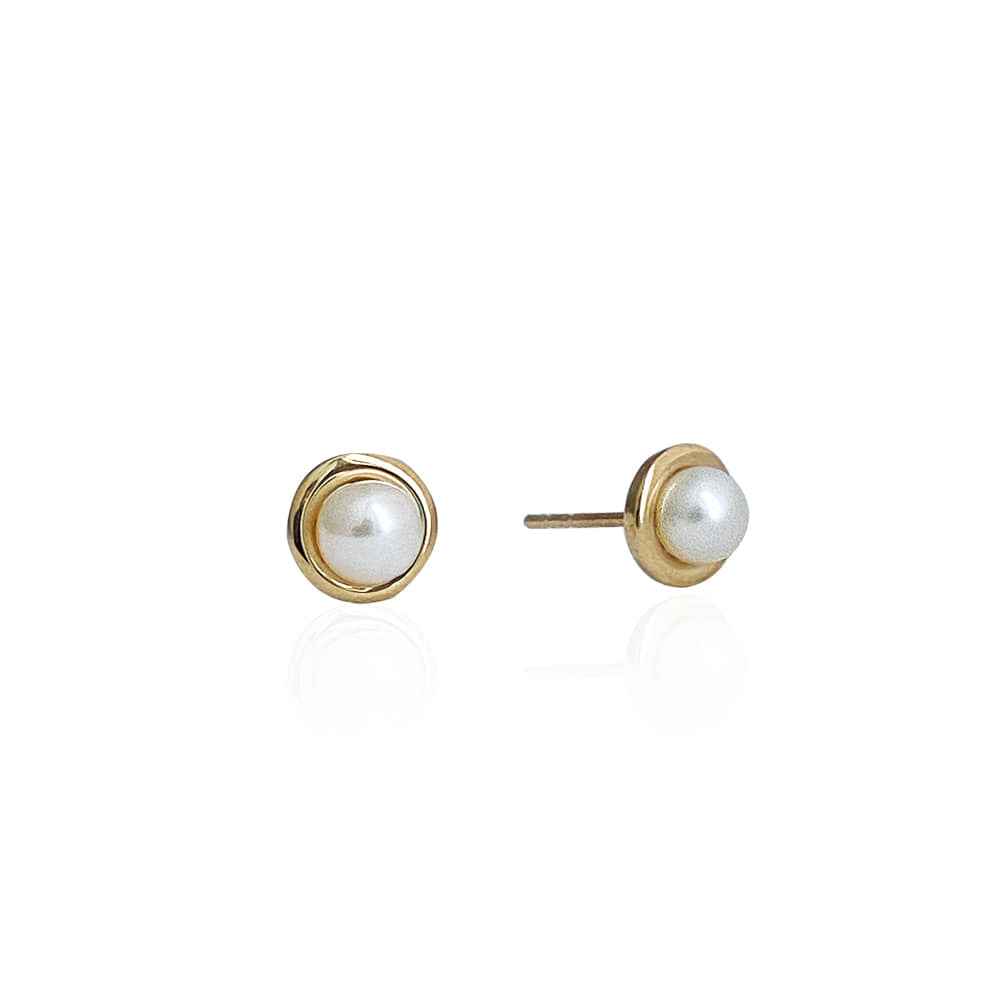 Minione Pearl Earring